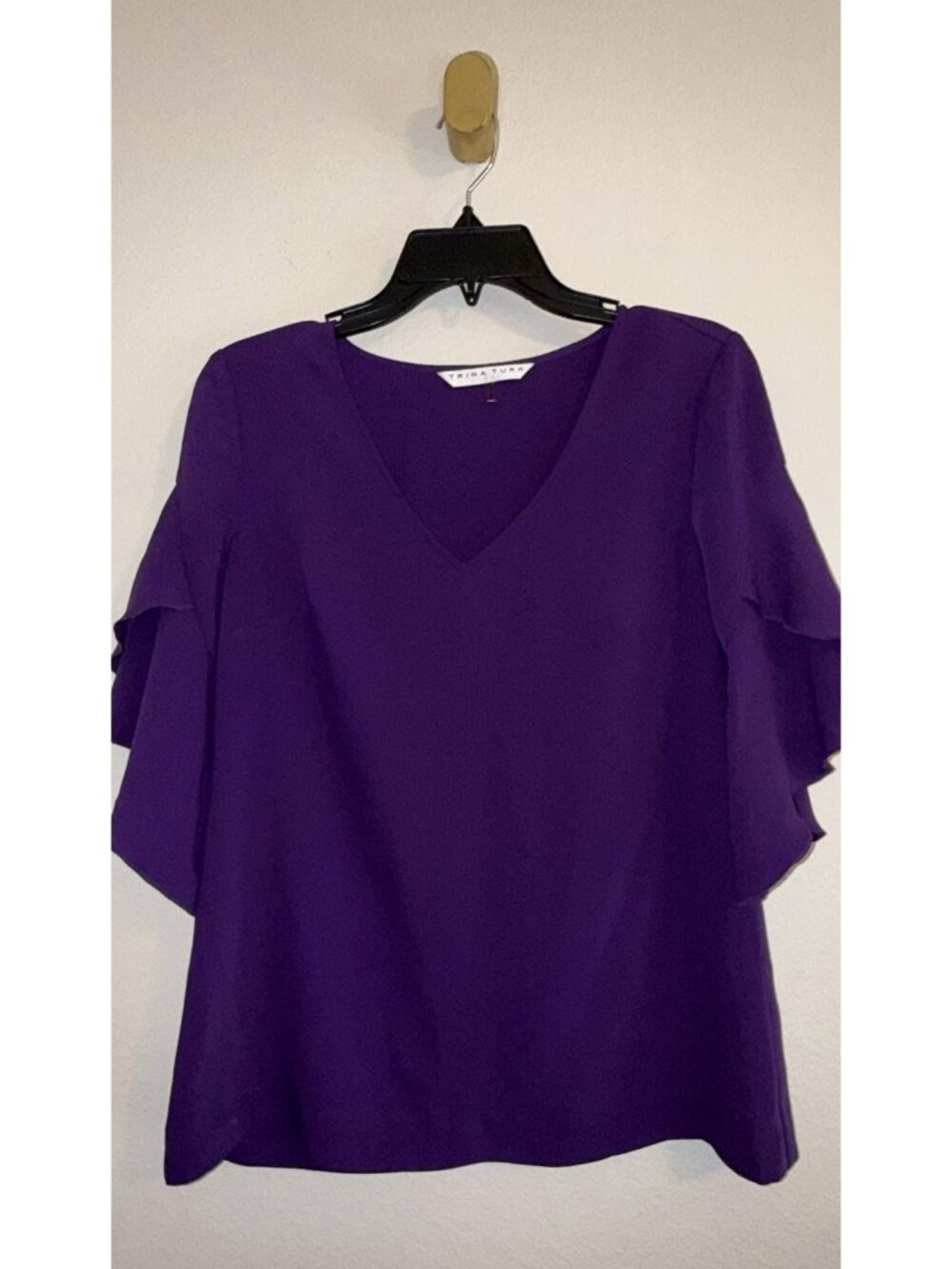 Trina Turk Ruffle 3/4 Sleeve V-Neck Top Blouse Womens S Small Purple - Picture 2 of 5